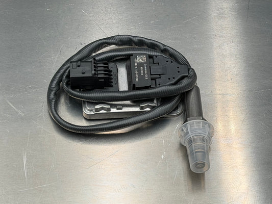 IDI PRO SERIES PACCAR MX-13 / Cummins ISX Inlet (NOx) Sensor - 12V NGK SENSOR KIT 1924000