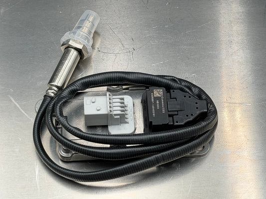 IDI PRO SERIES Cummins ISX15 / X15 Inlet 12V (NOx) Sensor - NGK SENSOR 4326475