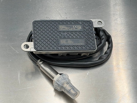 IDI PRO SERIES Cummins ISX15 / X15 Inlet 12V (NOx) Sensor - NGK SENSOR 4326475
